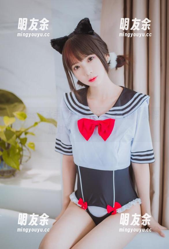 疯猫ss与水手服套图，分享今天的“海鲜派对”，自信满满。