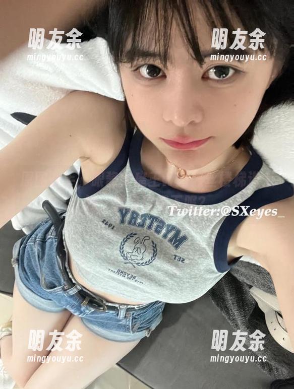 原图在手，眼酱大魔王w的黑丝楼梯道上线，就问你服不服？