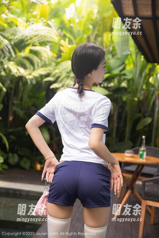 秀人网-喵喵JOJO 秀人网 - 喵喵JOJO的圣诞作品,网盘里我竟发现了些意外的小乐趣!