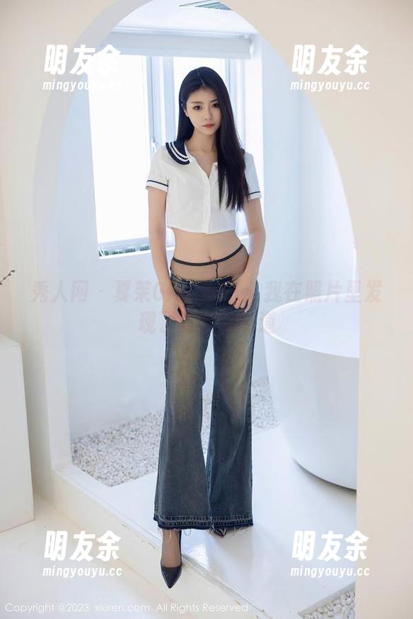 秀人网 - 夏茉GIGI的JK：我在照片里发现了夏天的味道