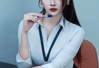 秀人网 – 每一张奈汐酱nice的制服福利原图，都像是在对我耳语。