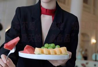 秀人网 – 对不起，没忍住，奶酥的私房图是夏天的“必备品”？