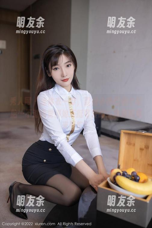 秀人网 - 连体衣一穿，显得小热巴像个轮胎…不过我觉得她还挺可爱的！免费图集来帮忙！