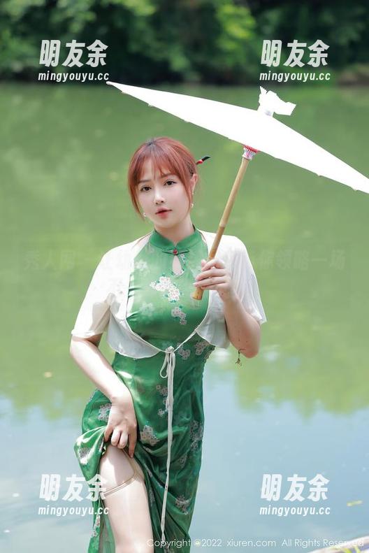秀人网-幼幼 秀人网 - 让幼幼的红裙图包带你领略一场不一样的美丽风暴!