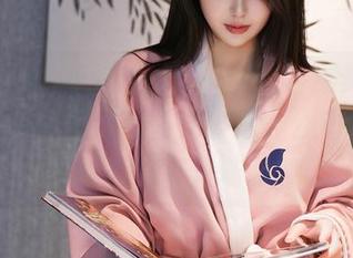 秀人网 – 一组有趣的秘书美图，糯美子MINIbabe用自己的方式，把办公室生活演绎得颇有风味。