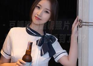 秀人网 – 豆瓣酱的眼镜照片，原图中那股奸诈的眼神你看到了吗？