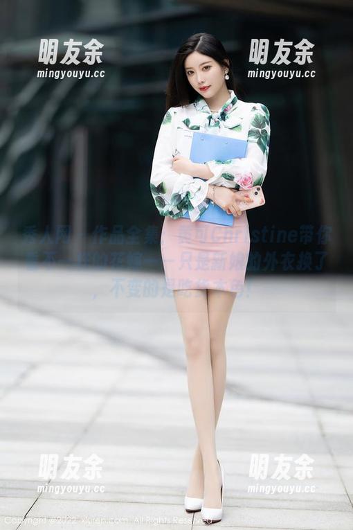 秀人网 - 作品全集：黄可Christine带你看不一样的花嫁——只是新娘的外衣换了，不变的是吃货本色！