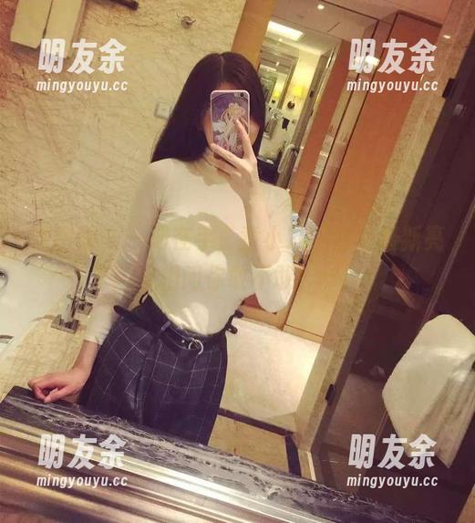 微密圈 - 一册在手，童小芯的新货最新亮相问你敢不敢？