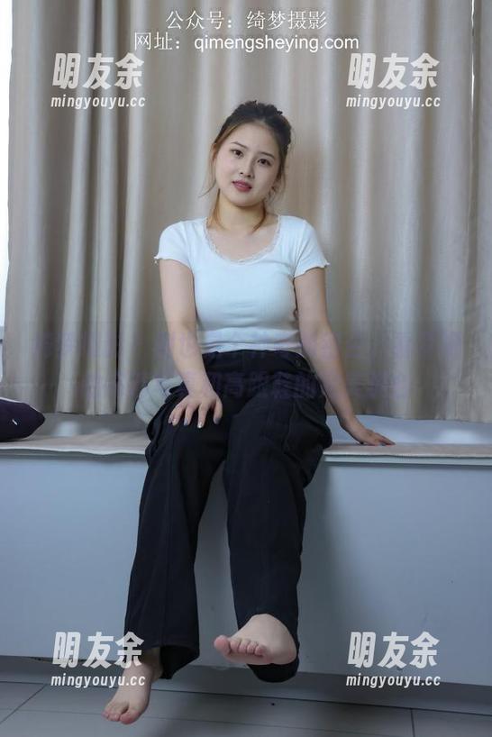 绮梦摄影 - 倒也是个神奇的组合，看梦妍的高清写真和高跟鞋的完美契合