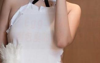 花漾show – Egg_尤妮丝的白裙奇遇记：高清图包里的“白”到发光！