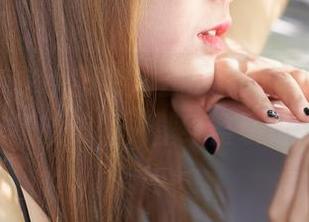 蜜桃社 – 水手服哪儿去了？索菲娅Sophia在找新美图，壁纸整装待发！