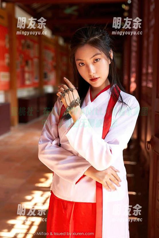 蜜桃社 - 在韵莉娜VANILLA的居家美图中，生活的无聊被秒杀