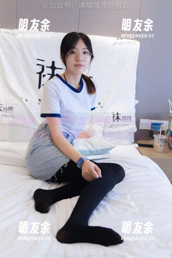 袜啵啵 - 你看小淳这几张清纯图片，咳，不偏不倚的资源感？太吃香了吧。