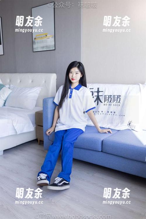 袜啵啵 - 甜甜圈归来！超长花絮下的裸足写真图片，咳咳…