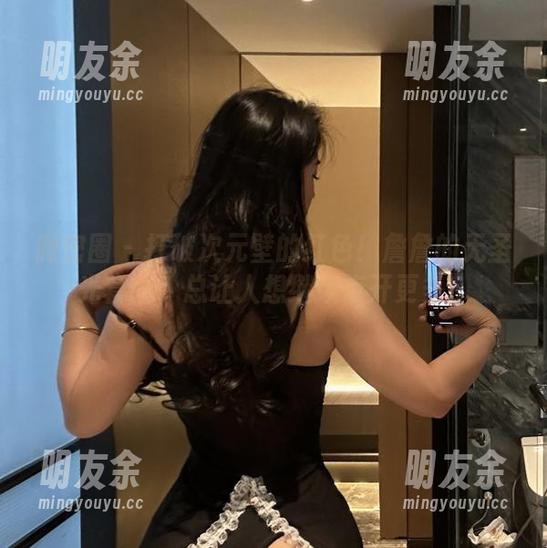 微密圈 - 打破次元壁的红色！詹詹的无圣光套图，总让人想继续点开更多！
