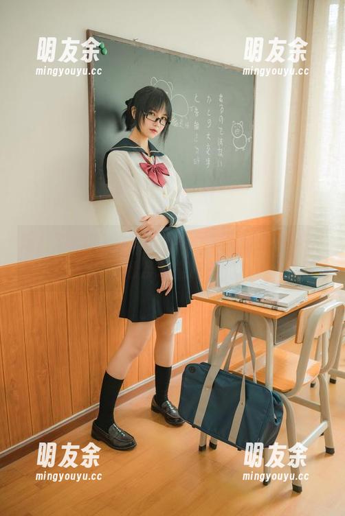逐月Su和她的乡间小路写真：走走停停，最后哪条路能留住你？