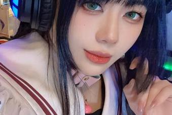 阿九从不咕咕的申鹤海灯节福利写真，求真相的同时，让我们欣赏这难得的一灯好景！