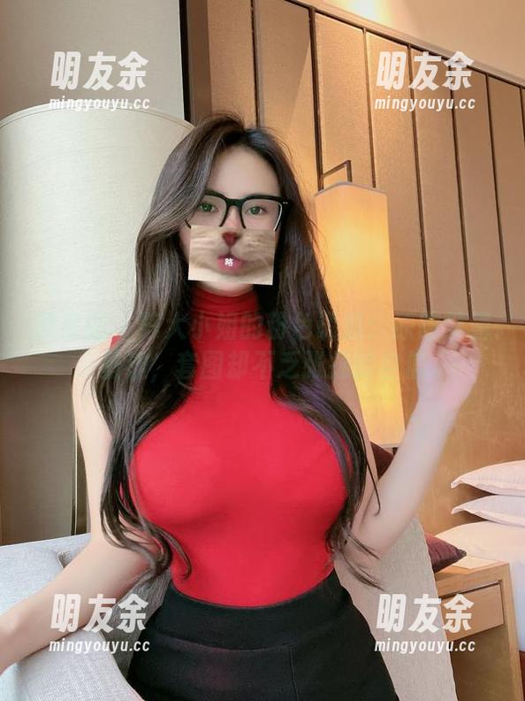 微密圈 - 陈大小姐的粉色诱惑：原图带着点羞涩，套图却不乏张扬的自信。