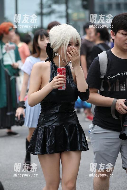 魔镜街拍 - 这无圣光的作品，凯恩真的有种点亮我的心的魔力啊