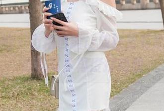 魔镜街拍 – 街拍也能让旗袍更有趣，艾小青的写真再度打动我