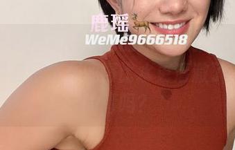 微密圈 – 鹿瑶在泳池的原图，拍完一出水，感觉自己怎么变得比水更清澈了，是水的错吗？