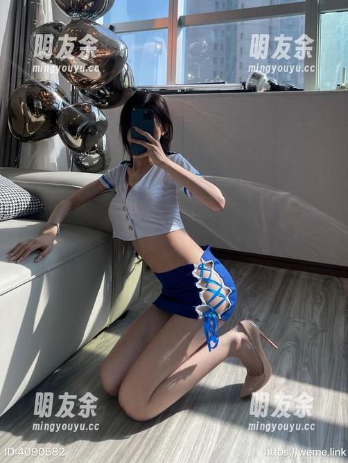 微密圈 - 黎允熙的全套空姐风，坐飞机也想遛个弯