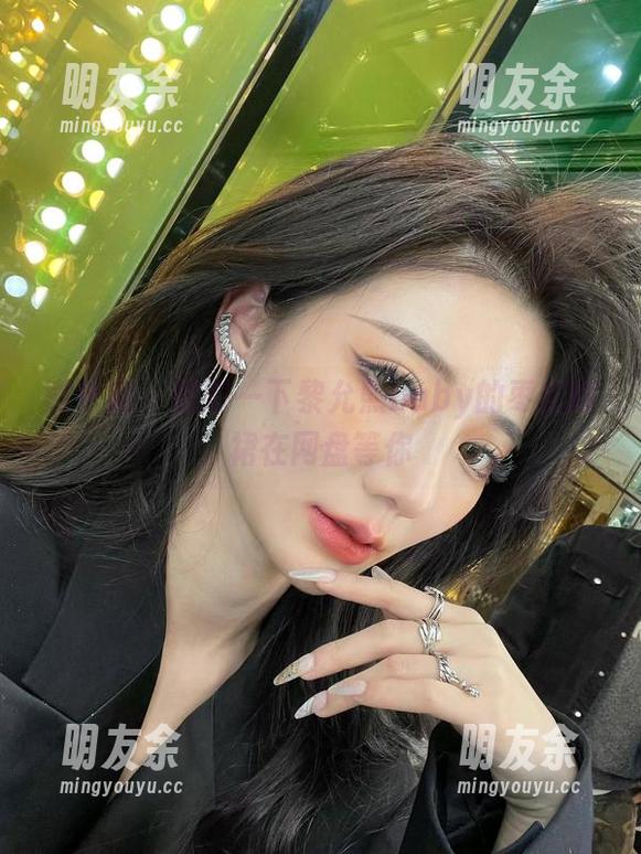 微密圈 - 吧唧一下黎允熙baby的枣红睡裙在网盘等你