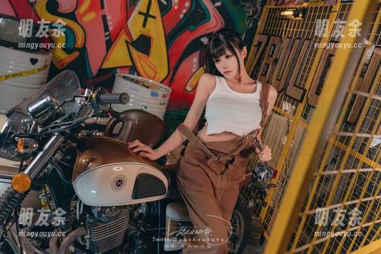 黏黏团子兔 离不开的吸引力,黏黏团子兔与女孩的在线图集,随时都有新的发现哦。